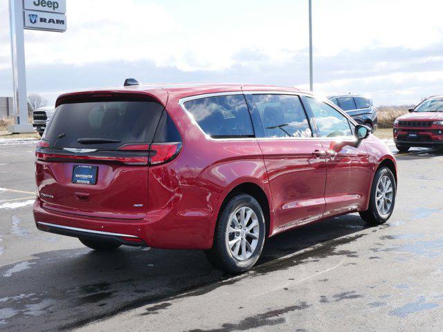 new 2025 Chrysler Pacifica car, priced at $42,640