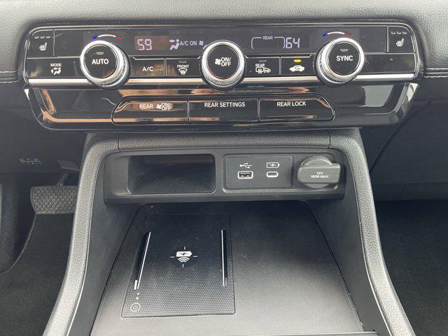 used 2025 Honda Pilot car, priced at $39,000