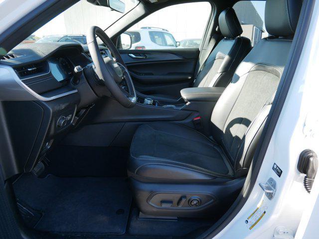 new 2025 Jeep Grand Cherokee car, priced at $43,923