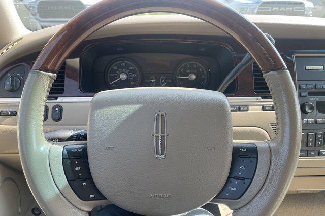 used 2008 Lincoln Town Car car, priced at $10,500