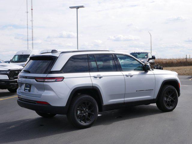 new 2025 Jeep Grand Cherokee car, priced at $41,580
