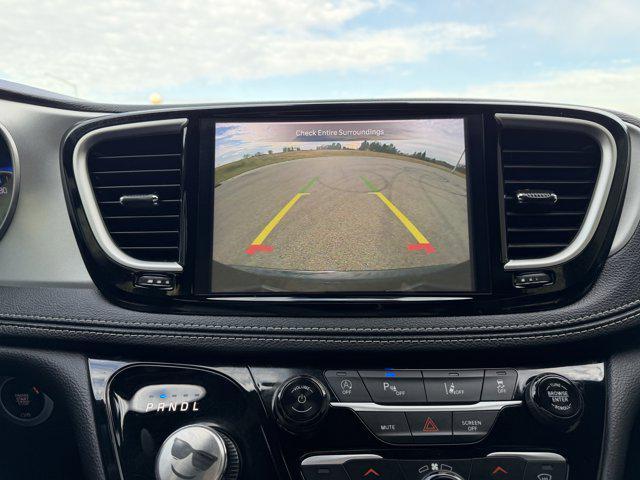 used 2023 Chrysler Pacifica car, priced at $31,000