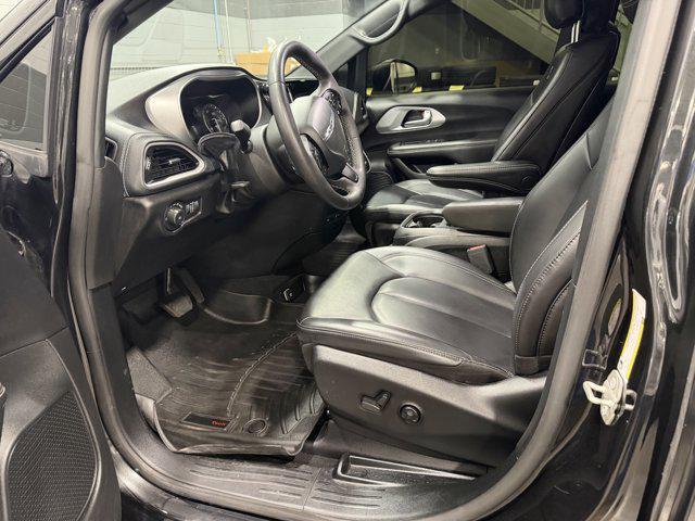 used 2023 Chrysler Pacifica car, priced at $31,000