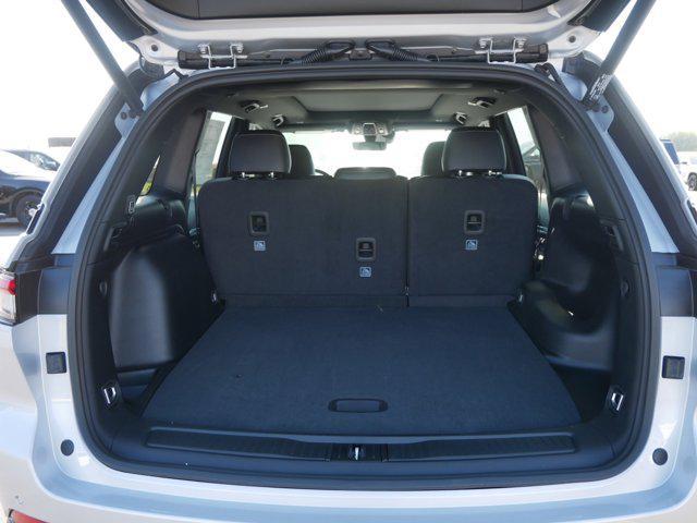 new 2025 Jeep Grand Cherokee car, priced at $45,195