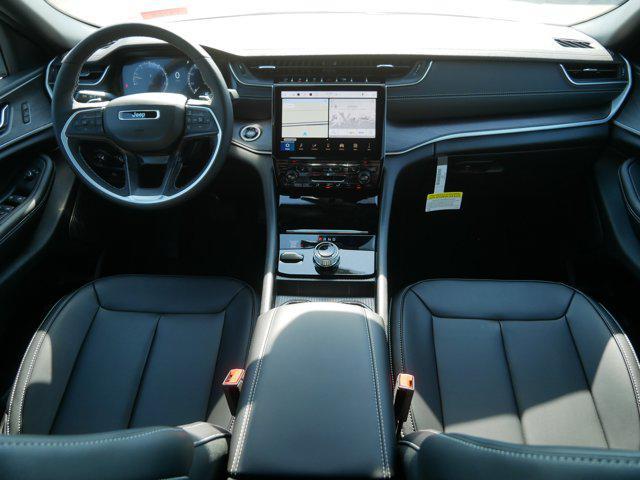 new 2025 Jeep Grand Cherokee car, priced at $45,195