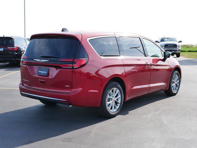 new 2024 Chrysler Pacifica car, priced at $41,088