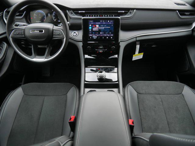 new 2025 Jeep Grand Cherokee car, priced at $41,923