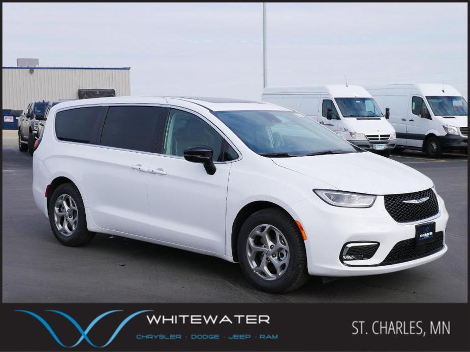 new 2024 Chrysler Pacifica car, priced at $44,861