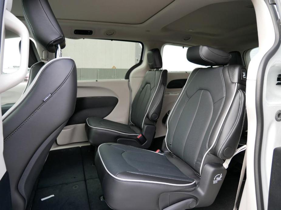 new 2024 Chrysler Pacifica car, priced at $44,061