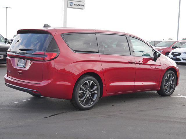 new 2026 Chrysler Pacifica car, priced at $43,769