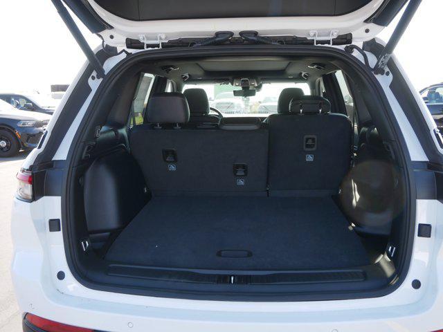 new 2025 Jeep Grand Cherokee car, priced at $50,451