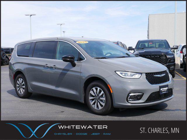 new 2025 Chrysler Pacifica Hybrid car, priced at $39,993