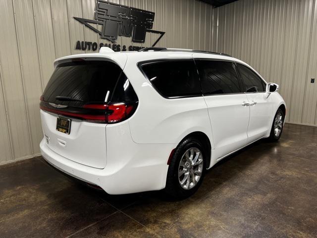 used 2021 Chrysler Pacifica car, priced at $16,500