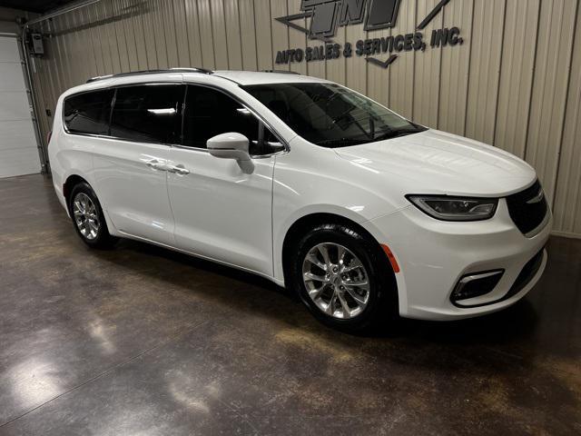 used 2021 Chrysler Pacifica car, priced at $16,500