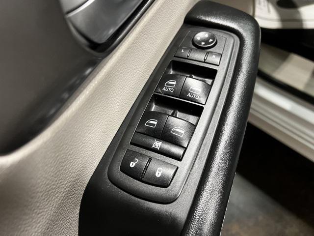 used 2021 Chrysler Pacifica car, priced at $16,500