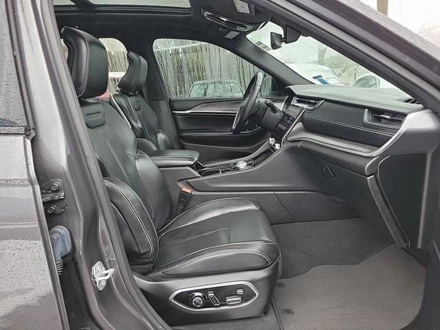 used 2022 Jeep Grand Cherokee car, priced at $34,900
