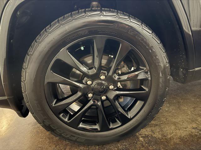 used 2017 Jeep Grand Cherokee car, priced at $13,995
