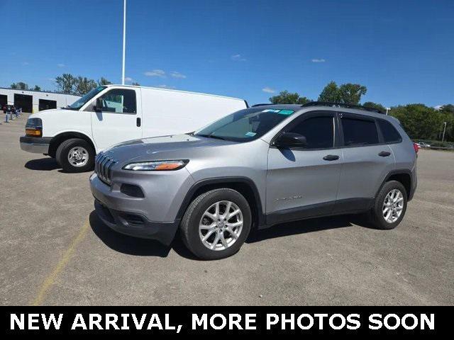 used 2016 Jeep Cherokee car, priced at $10,995