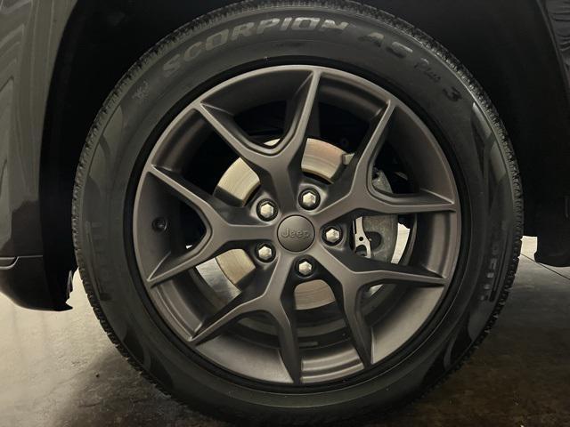 used 2020 Jeep Grand Cherokee car, priced at $18,995