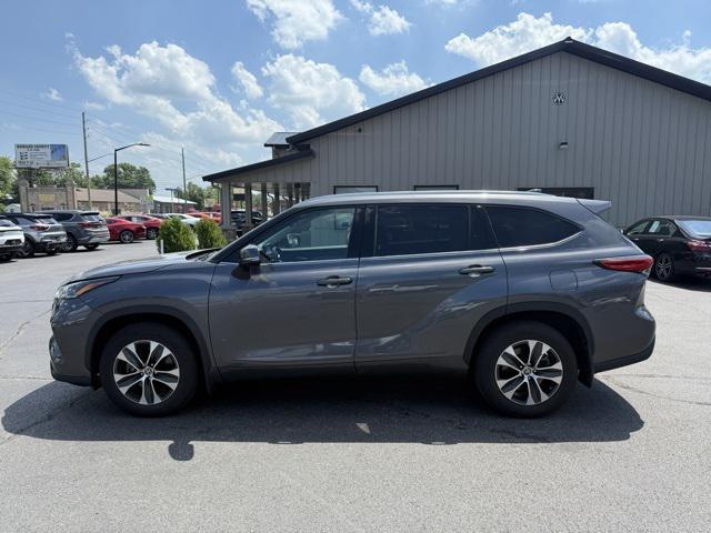 used 2021 Toyota Highlander car, priced at $34,500
