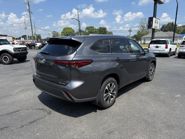 used 2021 Toyota Highlander car, priced at $34,500