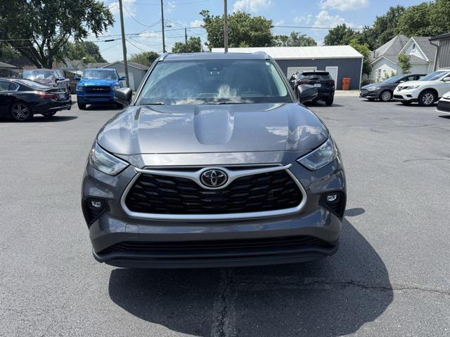 used 2021 Toyota Highlander car, priced at $34,500