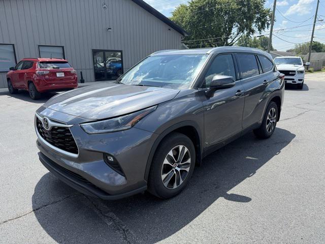 used 2021 Toyota Highlander car, priced at $34,500
