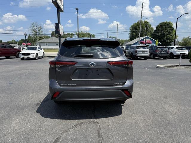 used 2021 Toyota Highlander car, priced at $34,500