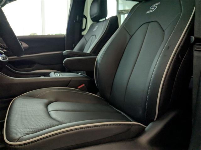 new 2025 Chrysler Pacifica car, priced at $49,411