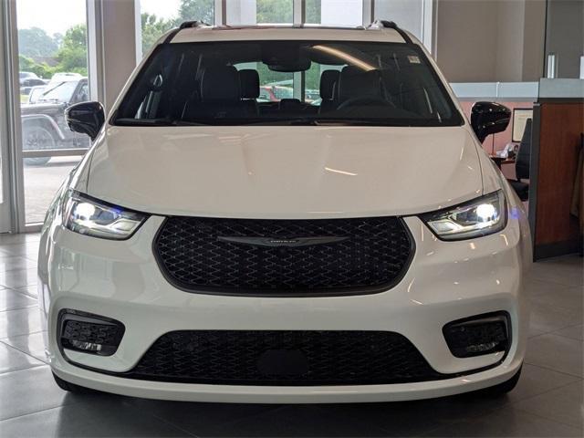 new 2025 Chrysler Pacifica car, priced at $49,411