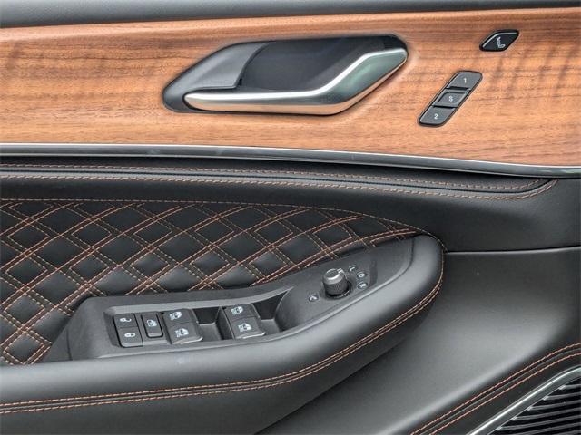new 2025 Jeep Grand Cherokee car, priced at $64,744