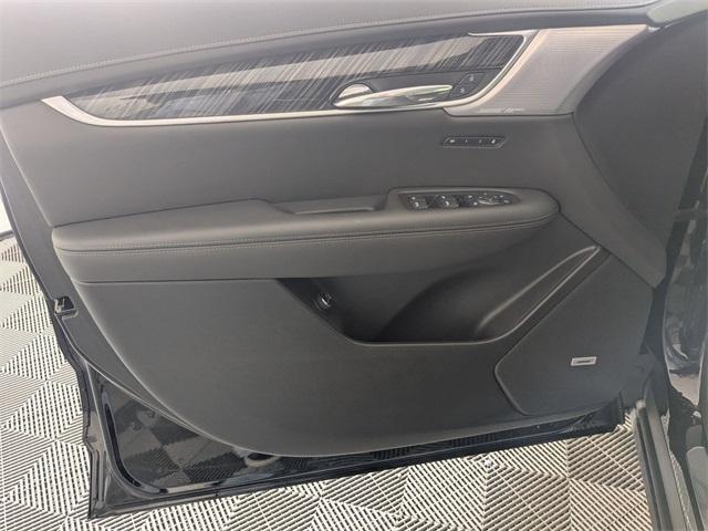 used 2025 Cadillac XT6 car, priced at $46,177