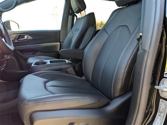 new 2025 Chrysler Voyager car, priced at $39,601