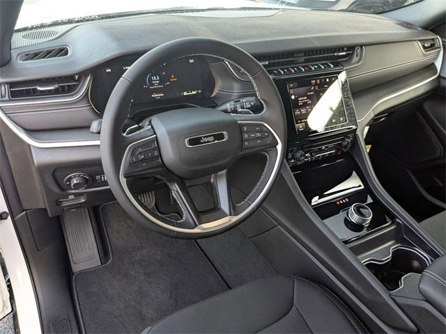 new 2025 Jeep Grand Cherokee car, priced at $39,916
