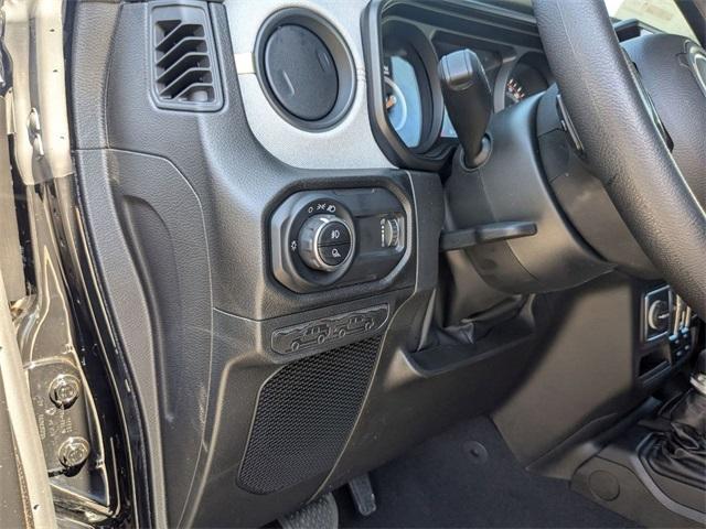 new 2025 Jeep Gladiator car, priced at $42,610