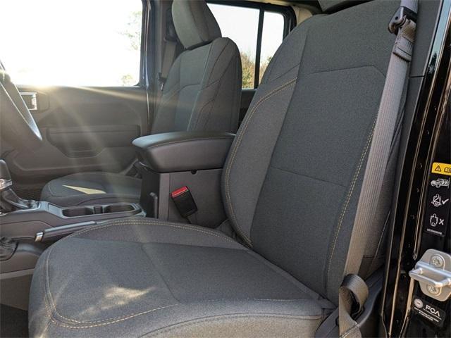 new 2025 Jeep Gladiator car, priced at $42,610