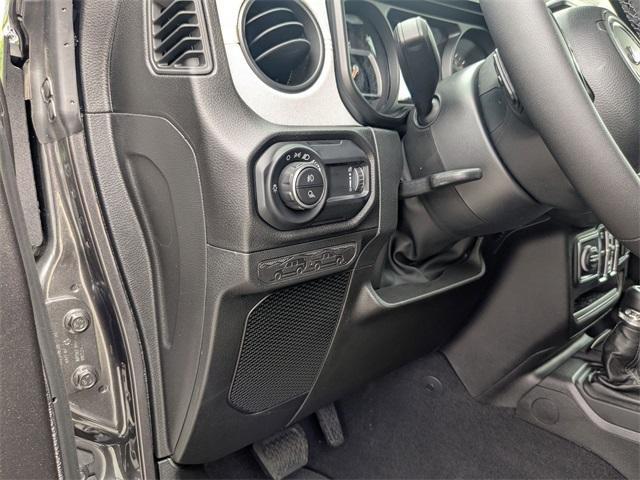 new 2025 Jeep Gladiator car, priced at $47,453