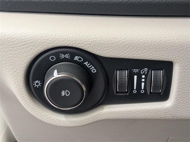 used 2024 Chrysler Pacifica car, priced at $31,703