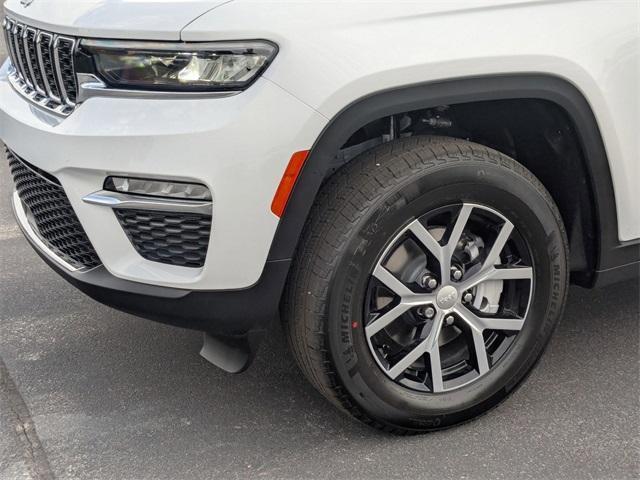 new 2025 Jeep Grand Cherokee car, priced at $47,915