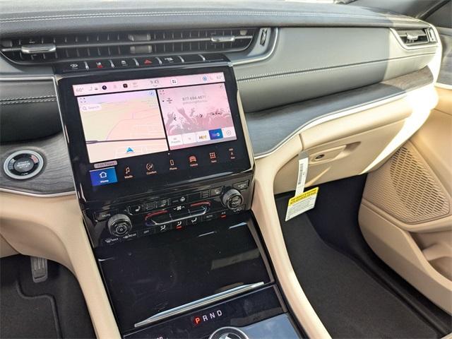 new 2025 Jeep Grand Cherokee car, priced at $47,915