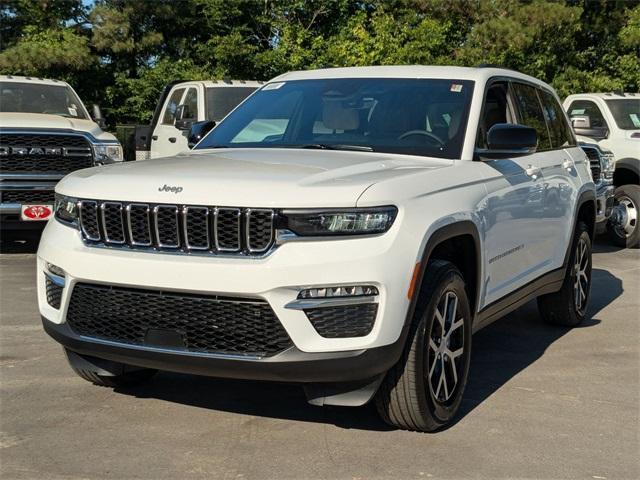 new 2025 Jeep Grand Cherokee car, priced at $37,541