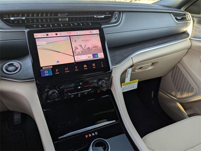 new 2025 Jeep Grand Cherokee car, priced at $37,541