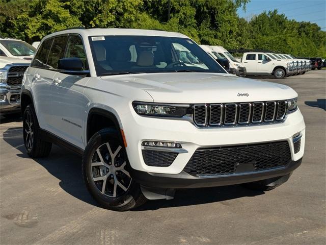 new 2025 Jeep Grand Cherokee car, priced at $37,541