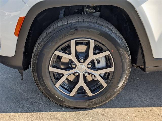 new 2025 Jeep Grand Cherokee car, priced at $37,541