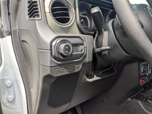 new 2025 Jeep Gladiator car, priced at $50,343