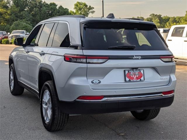 new 2025 Jeep Grand Cherokee car, priced at $40,702