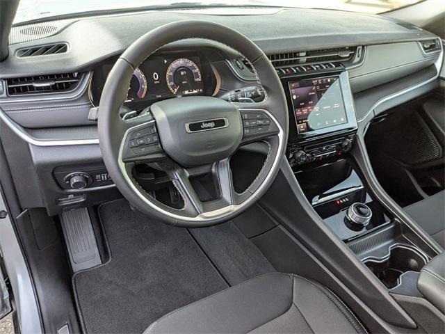 new 2025 Jeep Grand Cherokee car, priced at $40,702