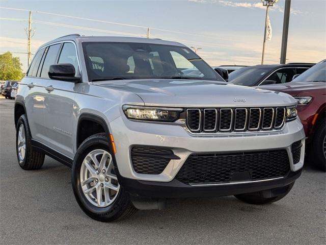 new 2025 Jeep Grand Cherokee car, priced at $40,702