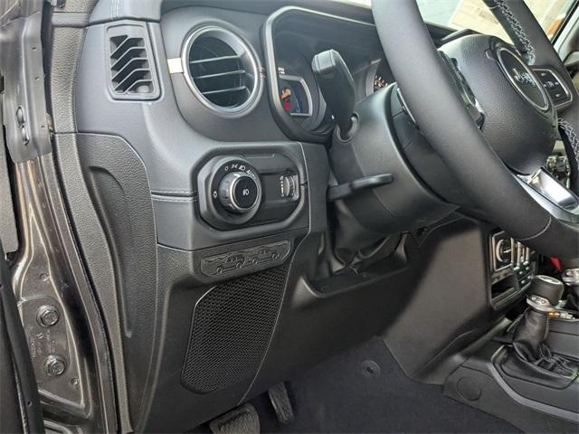 new 2025 Jeep Wrangler car, priced at $55,070