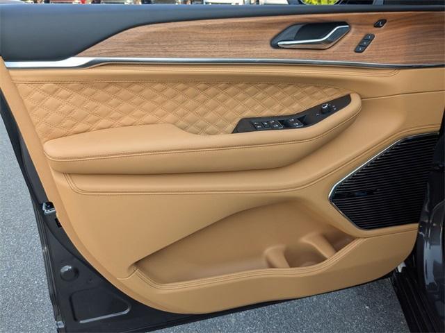 new 2025 Jeep Grand Cherokee L car, priced at $67,576